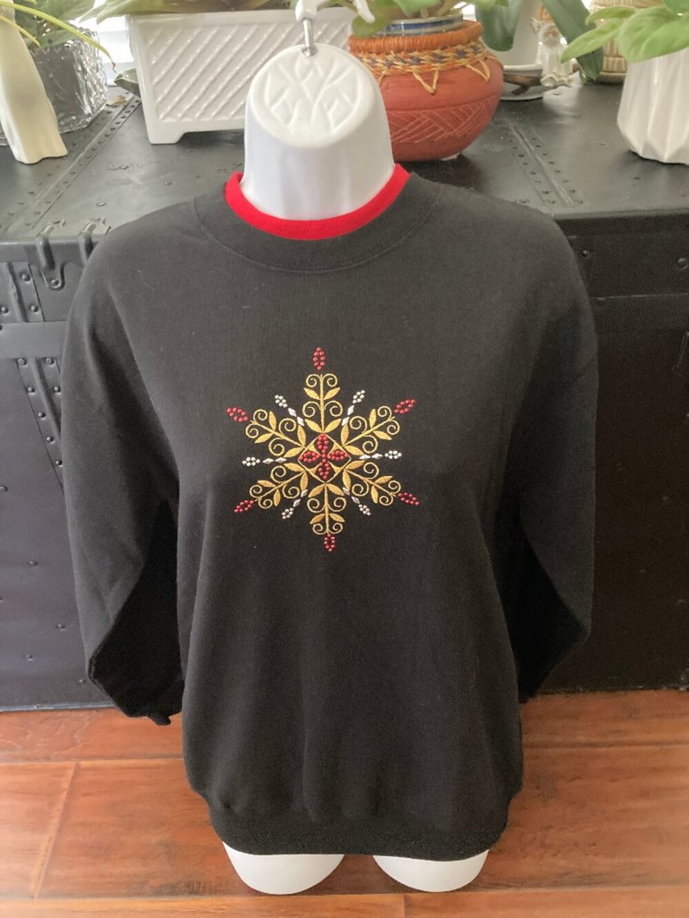 M & C Sportswear Holiday Sweatshirt Small New with Tag